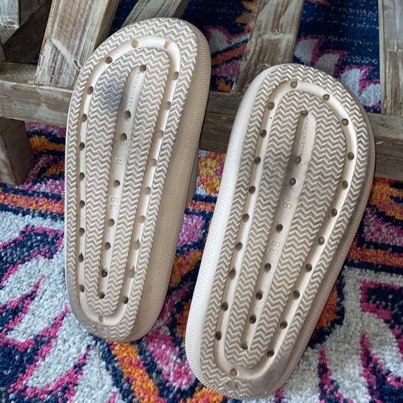 Cloud foam slides - Picture 3 of 3